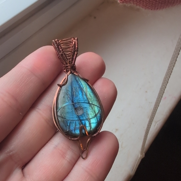 Handcrafted Copper Wire Wrapped Blue Pendant - Picture 3 of 4